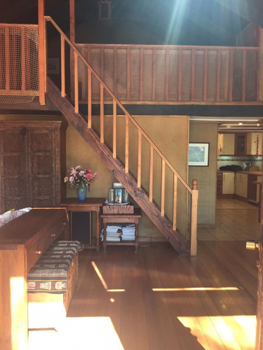 Casa En Venta De 4 Dorm. En Lo Barnechea