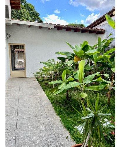 Vendo Casa 430m2 4h+s/4.5b/6p Santa Paula 4462