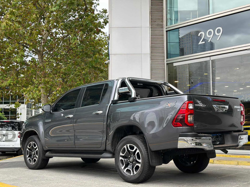Imagen 3 de 25 de Toyota Hilux 2.8 Cd Srx 177cv 4x4 At 2021 500km