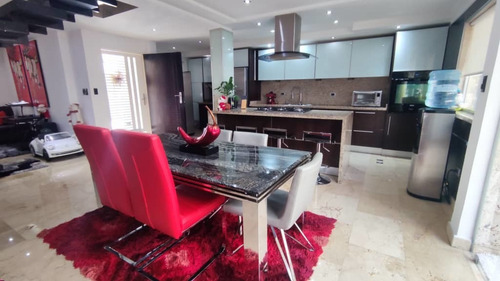 Imagen 1 de 14 de Espectacular Townhouse En Urb Rincón Neg.04244083310 Rg
