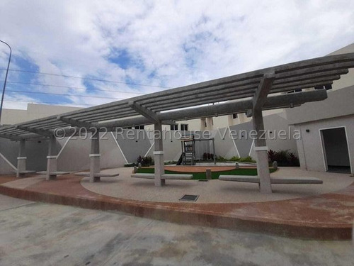 Casa En Venta Cabudare Zona De La Ribereña Codigo 2 5 1 7 1 2 1 Mildred Excelnte Ubicacion E Instalaciones Todo De Vanaguardia, Area De Recreaion Para El Disfrute Familiar , Con Planta Elec