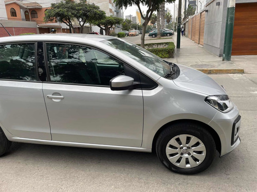 Imagen 11 de 12 de Volkswagen Up 1.0