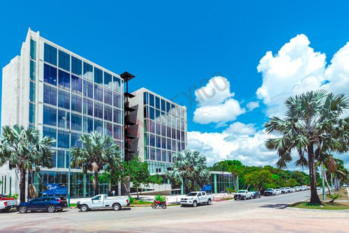Oficna En Venta En Humana Workcenter, Playa Del Carmen.