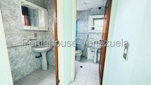 Y.t. Galpón En Venta, Sarría Mls #25-12782