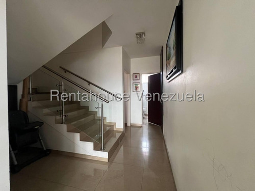 César Bullones Vende Espectacular Apartamento En Del Este, Lara 25-20832