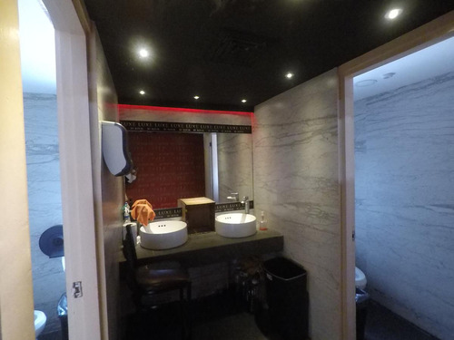 En Venta Local Comercial Con Excelente Ubicación En El Centro De Cancún C3139