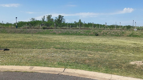 Lote A La Venta En San Sebastian Area 10, Con Escritura