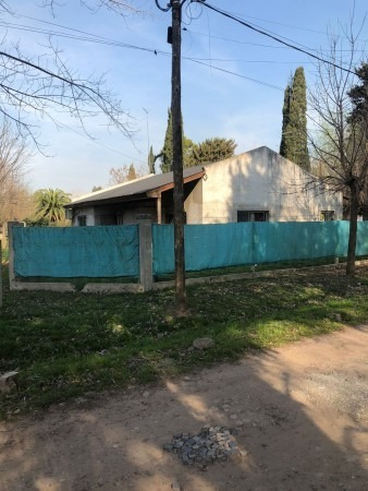 Casa En Lote De 750 M2 En Parque Gorriti 