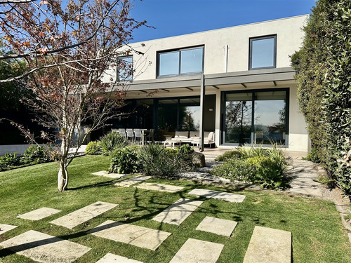 Casa En Venta De 4 Dorm. En Chamisero/ Chicureo