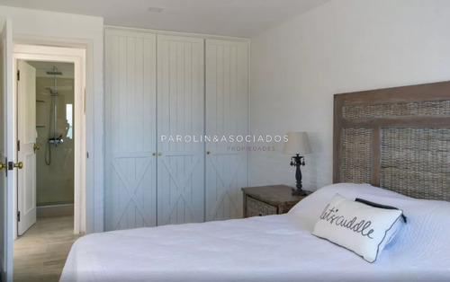 Hermosa Casa En Venta De 5 Dormitorios En Solanas, Punta Del Este.