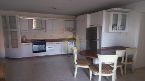 Apartamento En Alquiler En El Bosque, Semi Amoblado. 3 Habitaciones, Planta Eléctrica. Lm