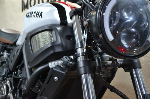 Neo-retro Yamaha Xsr 700, Atractiva Con Excelente Manejo