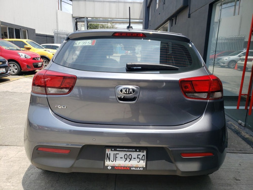 Imagen 4 de 15 de Kia Rio Hb Ex Ta 2020