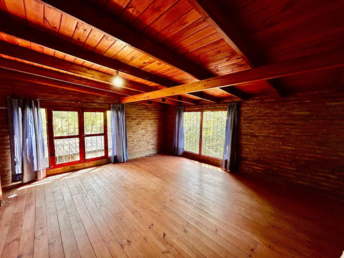 Casa En Venta 3 Dormitorios, 2 Baños, Con Arroyo, Tanti