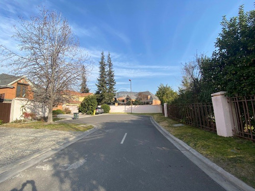 Casa En Venta De 4 Dorm. En Lo Barnechea