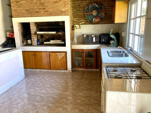 Imagen 25 de 30 de Juncal 1255, Adrogué - Casa America Con Gran Lote