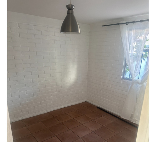 Impecable 4 Dorm. + 2 Bbaños+ Estacionamiento