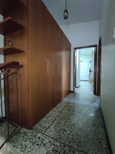 Imagen 17 de 22 de Adriana Atienzo Vende | Apartoquinta En Urb. Prebo (foc-1089)