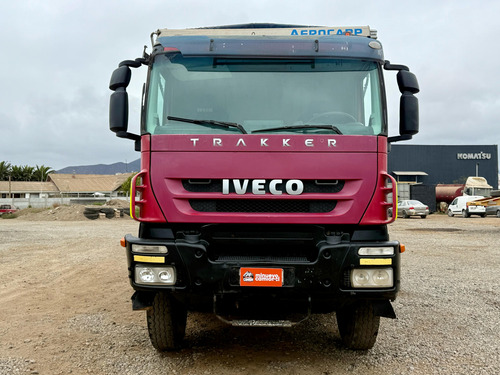 2011 Camión Iveco Trakker Ad 410t42h 8x4 Tolva 20m3