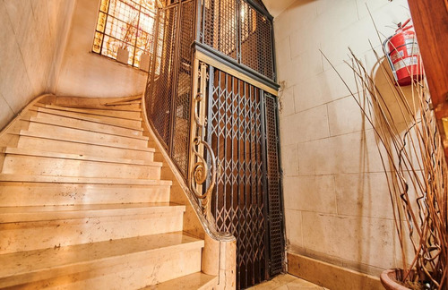 Imagen 3 de 29 de Departamento Venta 6 Amb Con Terraza Frances En Monserrat