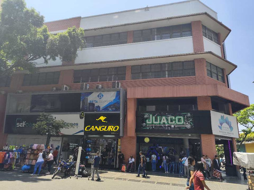 Se Vende Local Comercial 9.5m2 Sabana Grande 0727