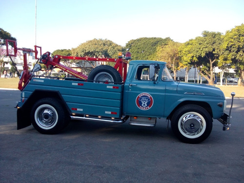 Ford F600 Guincho Antigo