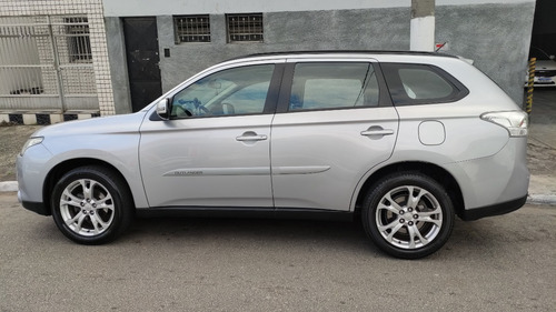 Imagem 5 de 11 de Mitsubishi Outlander