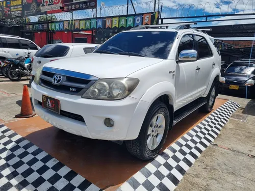 Toyota Fortuner SR5 4.0 AT 4X4