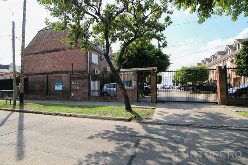 Depto. En Venta En Carapachay, Dos Ambientes Con Jardín Y Cochera