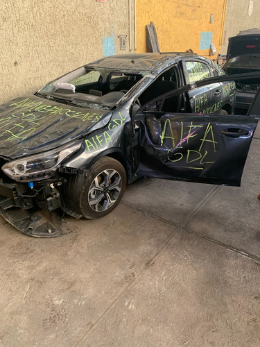 Imagen 3 de 10 de Kia Forte 2021 A/t. Solo Por Partes Desarme De Aseguradora P