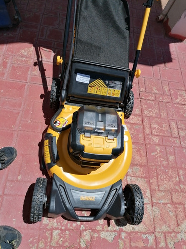 Imagen 8 de 9 de Podadora De Césped Dewalt Xr 20v Dcmwp233 Nueva