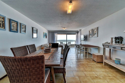 Venta De Apartamento 3 Dormitorios En Playa Mansa