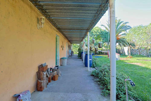 Venta De Quinta Con Casa, Montevideo, 3,7 Hect.
