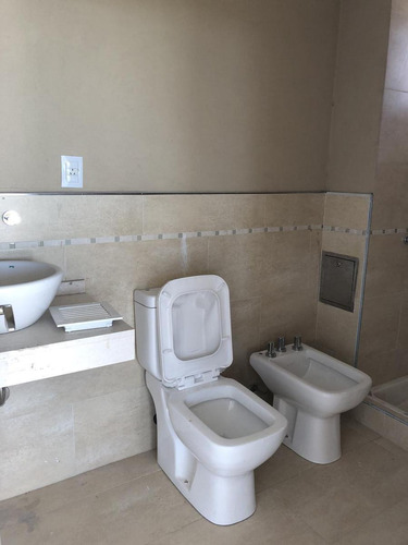 Importante Oficina En Venta De 111 Metros - Estudio De La Bahia, Nordelta