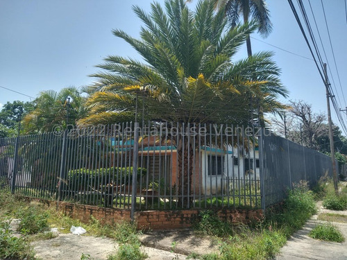 Carlos Colmenarez Casa Comercial En Venta En Plena Carrera 18 Anclada En Terreno Propio De 808,67 Mt2, Ideal Para Desarrollar Cualquier Emprendimiento. Lista En Documentos Para Firmar