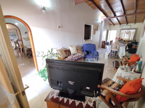 Imagen 6 de 27 de Casa Venta Urbanización Cerrada Agua Cómoda Nb