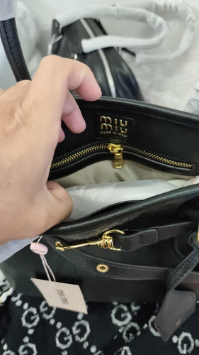 Miu Miu Cartera De Mano Depende El Modelo Depende El Modelo Oro Depende El Modelo