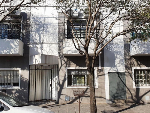 Casa En Venta 2 Dormitorios En Lanús Este