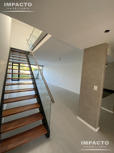 Duplex En Venta Cañuelas Centro Con Cochera Y Patio