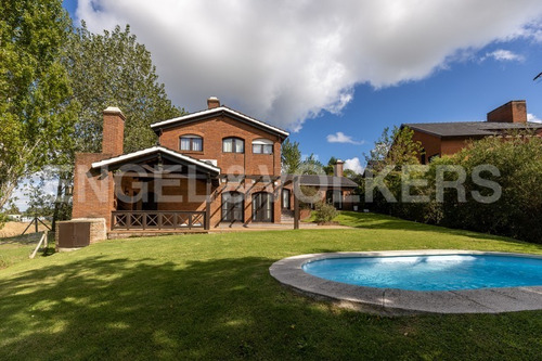 Casa En Venta En Barrio Privado La Tahona Id 4179