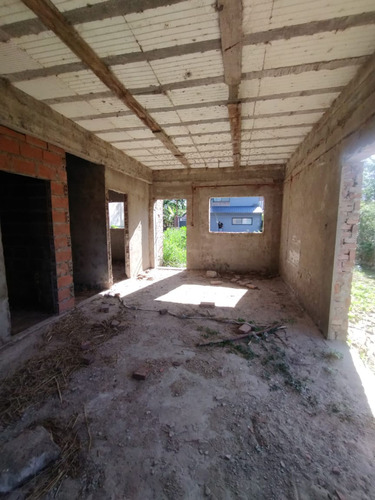 Se Vende Terreno Con Casa En Construcion