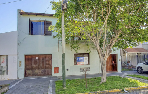 Casa En Venta En Banfield