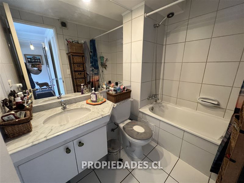 Departamento En Venta De 2 Dorm. En Las Condes