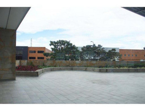 Imagen 10 de 17 de Oficina En Arriendo En Bogotá Fontibon