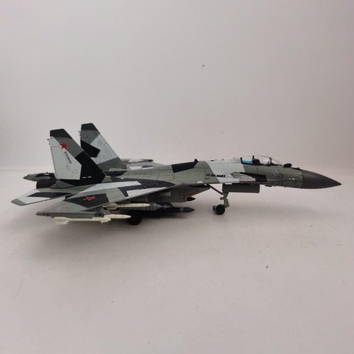 H Caza Ruso Su-35 Miniatura 1/100 Con Soporte