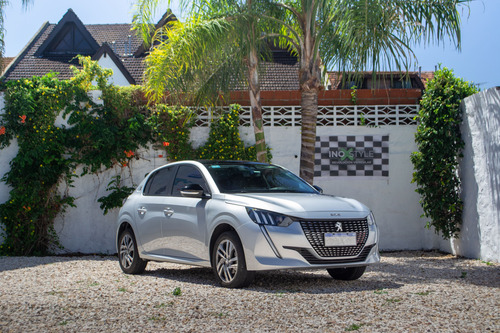 Peugeot 208 1.6 Feline Tiptronic