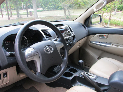 Toyota Hilux Sw4 2.7 Sr 4x2 Flex 4p Automático 2014