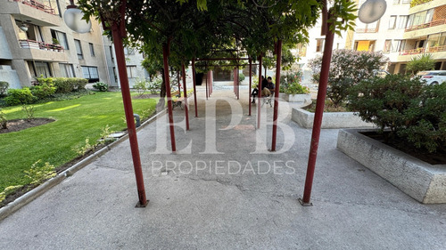 Se Vende Amplio Departamento 2d 1b En Sector Residencial