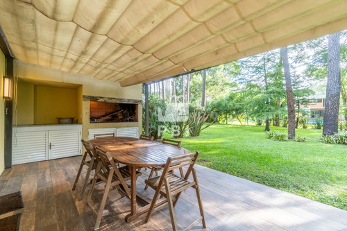 Casa En Venta En Solanas Country, Punta Ballena - Ref : Pbi14629