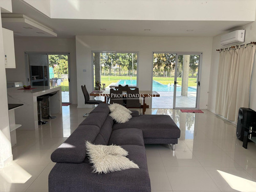 Casa En Alquiler En Barrio Cruz Del Sur Canning